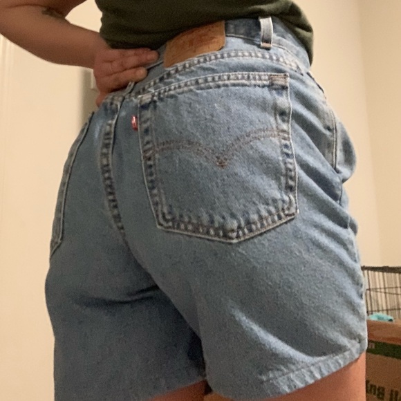 90s vintage Levi’s mom shorts - Picture 6 of 6